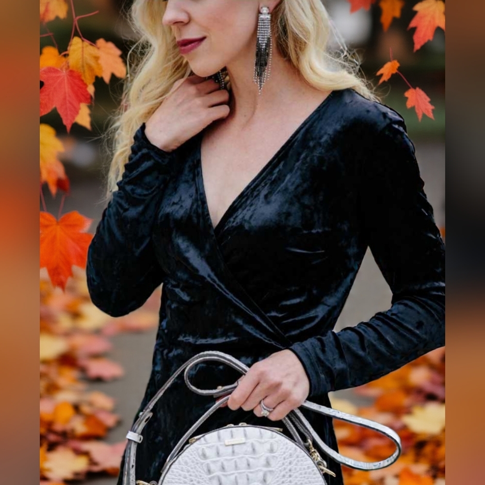 M🖤Revamped Elegant Black Velvet Faux Wrap Dress Halloween Costume - Picture 3 of 9